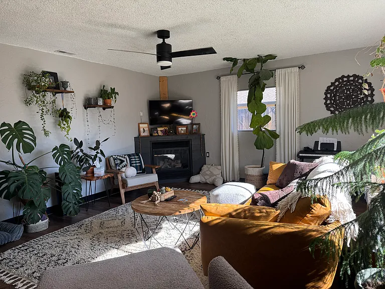 730 W Jefferson Ave — Photo 3