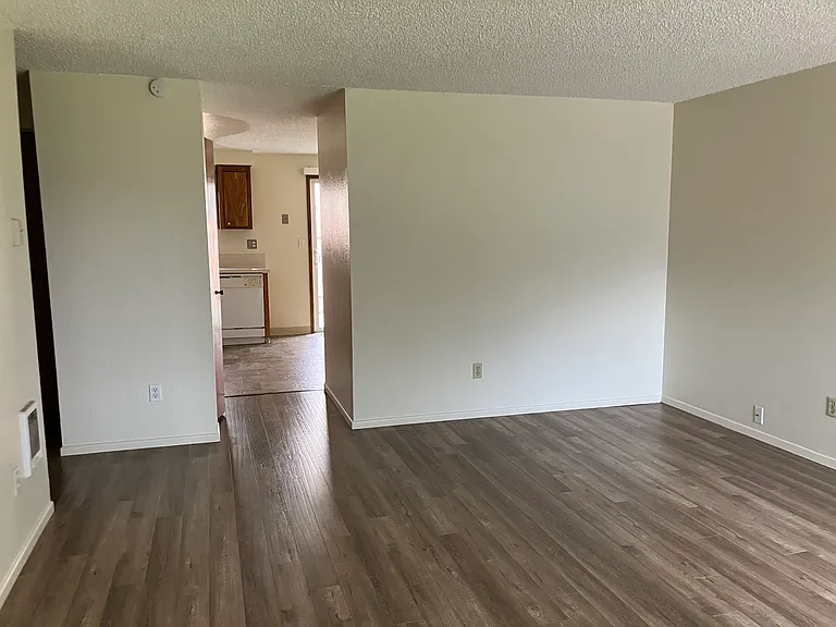 10814 NE 7th St — Photo 6