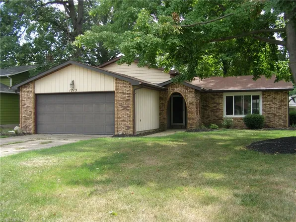 1715 Nantucket Dr, Lorain, OH 44053