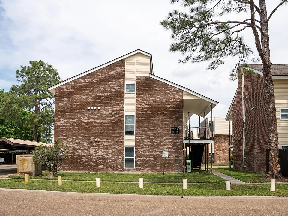Oak Lane Apartments