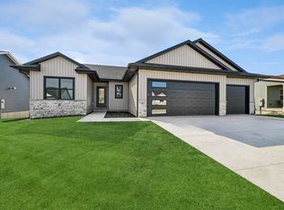 1423 Echo Ridge Ln, Marion, IA 52302