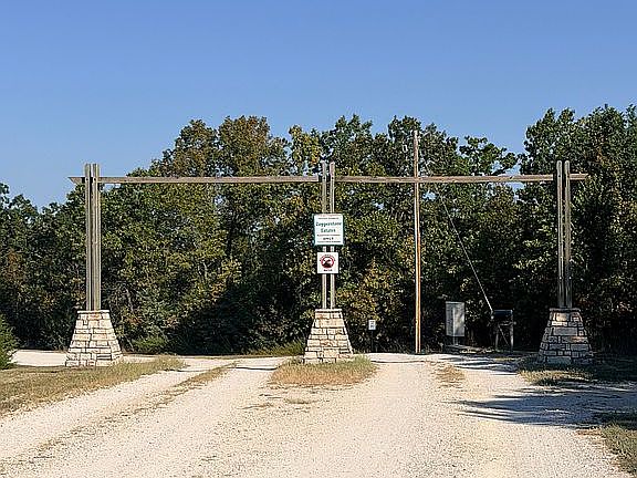 5th image of Higgens Ave