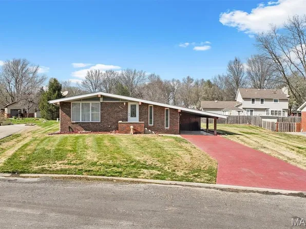 595 W 4th St, Trenton, IL 62293