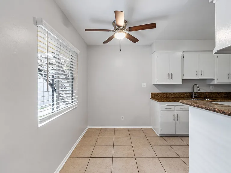 912 Gladys Avenue — Photo 16