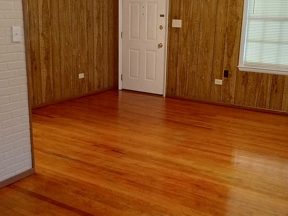 2nd image of 1103 Mamie St
