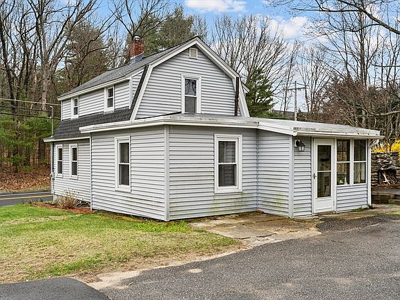 4th image of 141 Willard St