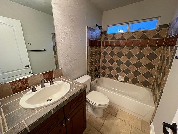 3rd image of 10608 Countryside Dr