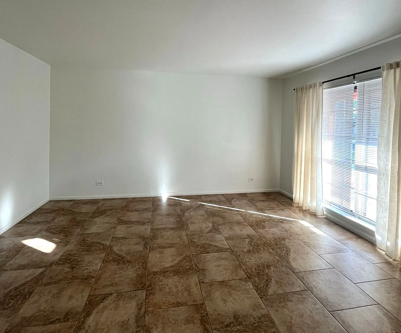 3 bed, 1496 sqft, $1,725 — Photo 3