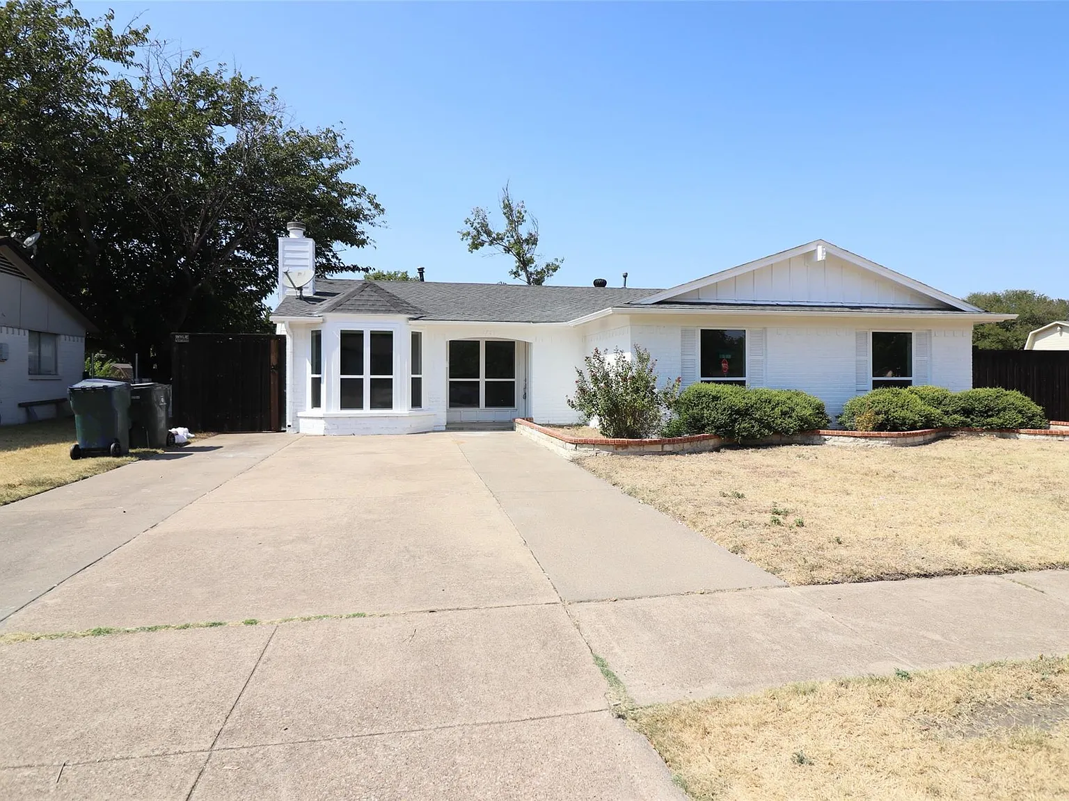 4 bed, 1748 sqft, $2,600 — Photo 2