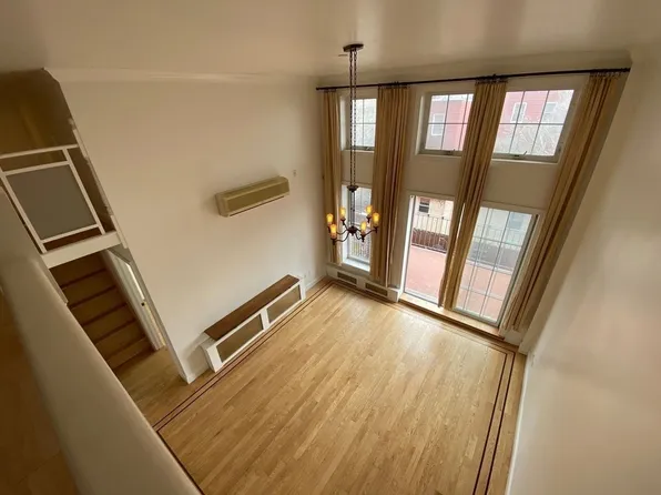 216 Eckford St APT 3B, Brooklyn, NY 11222