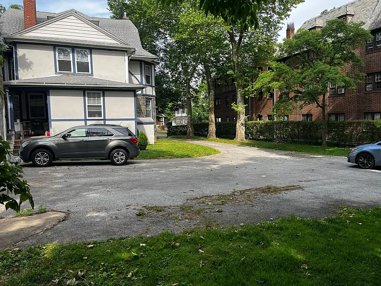 120 Argyle Rd #2 — Photo 3