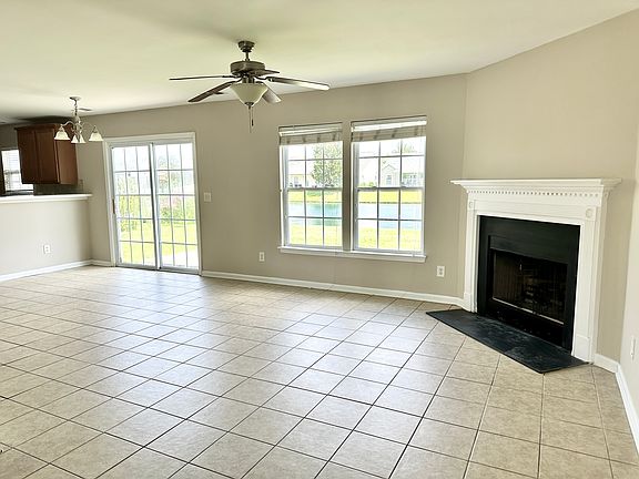 4th image of 344 Winslow Ave