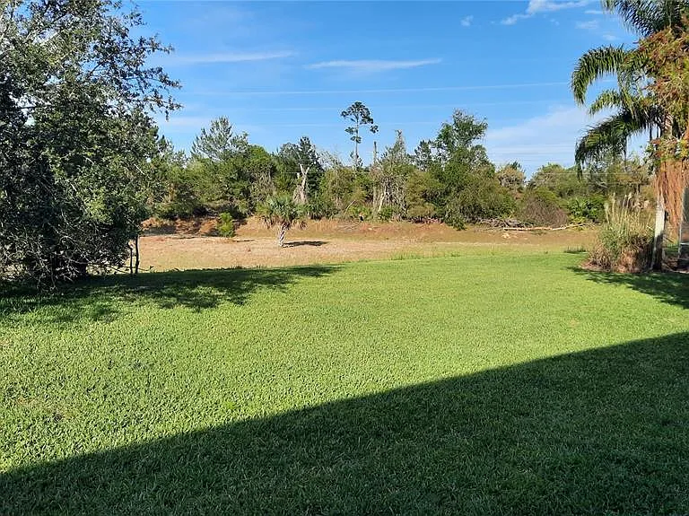1315 Elli Cir — Photo 2