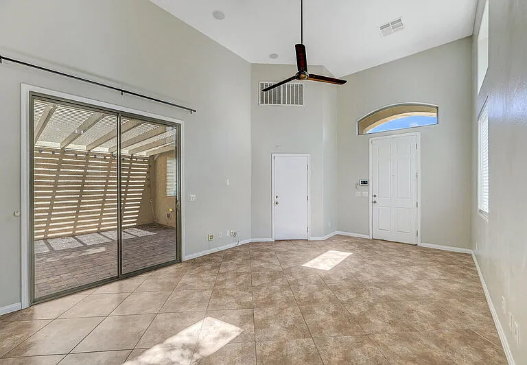 9152 Kentwell Ave — Photo 9