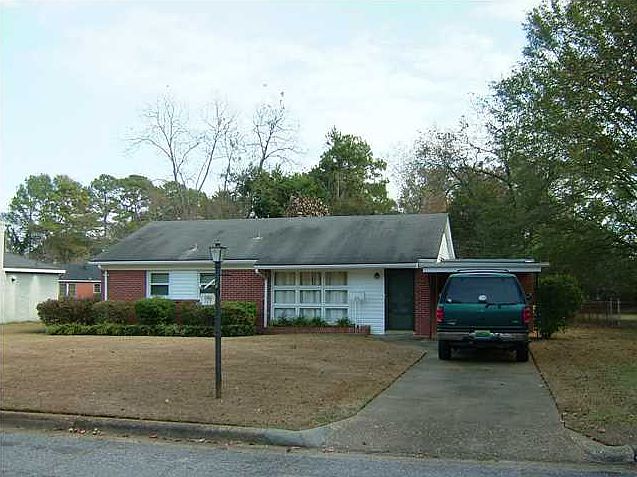 1st image of 974 Parkwood Ct