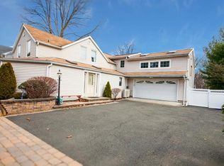 1498 Old Orchard St, West Harrison, NY 10604