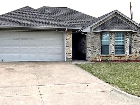 2nd image of 920 Meadow Cir S