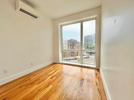 Rented by ERNY LLC | media 35