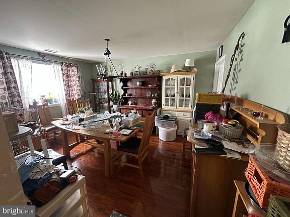 2nd image of 56 Goldenridge Dr