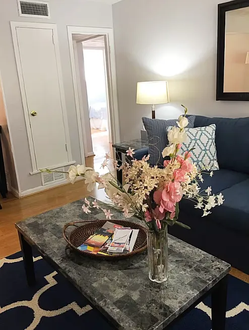 1 bed, 850 sqft, $1,700 — Photo 3