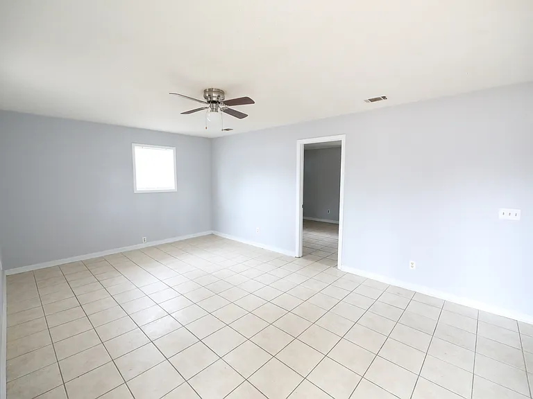 223 Industrial Way — Photo 4