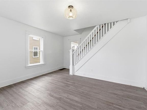 5th image of 68 Beech St