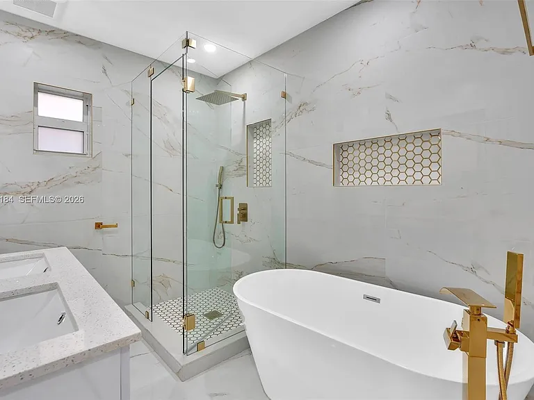 5850 NE 3rd Ave — Photo 22
