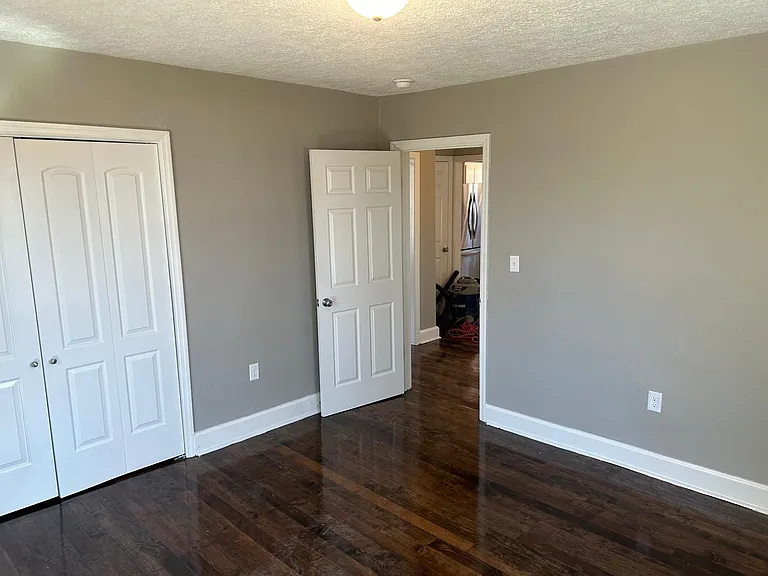 269 E Eastland St — Photo 12