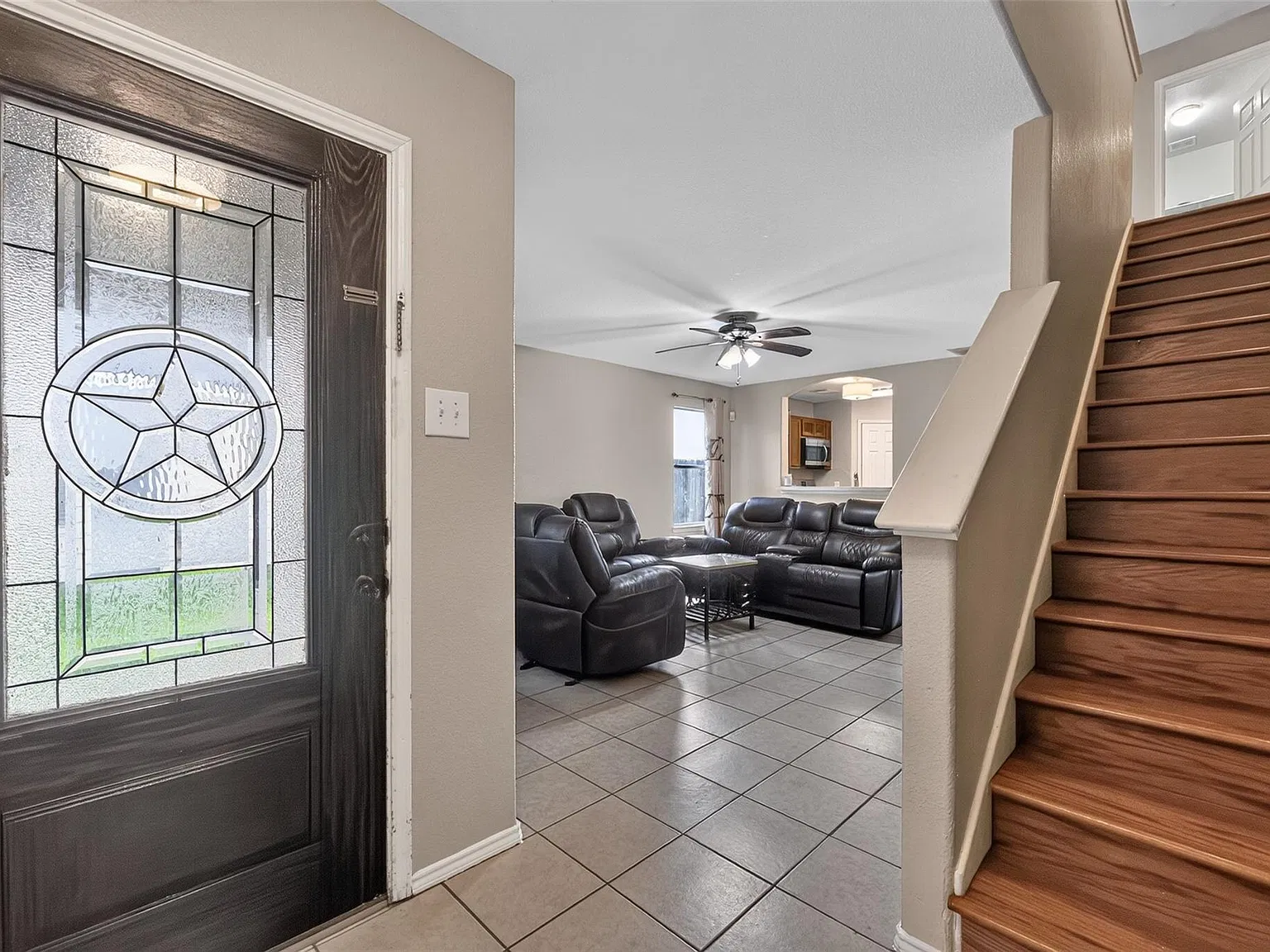 4 bed, 2.5 bath, 2100 sqft, $2,750 — Photo 4