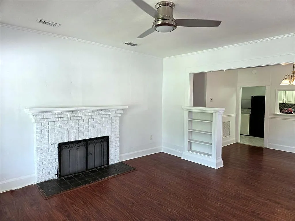 2 bed, 1.0 bath, 1000 sqft, $1,699 — Photo 2