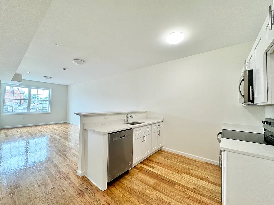 1269 Main St #314