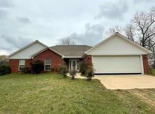 2093 Valley Rd, Tupelo, MS 38801