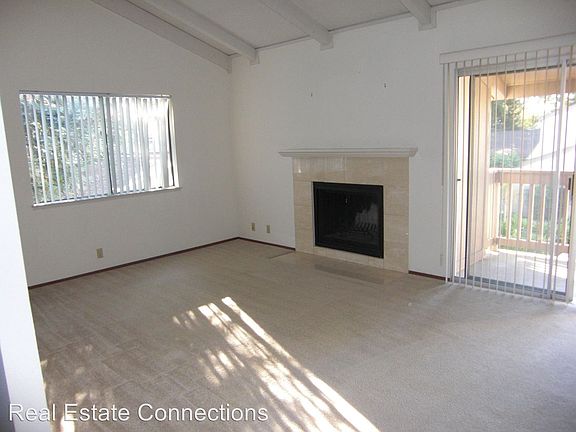2nd image of 19418 Vineyard Ln