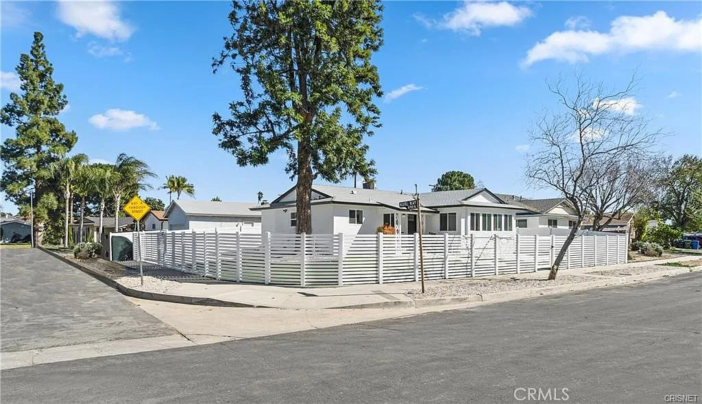 4 bed, 1356 sqft, $4,500 — Photo 1