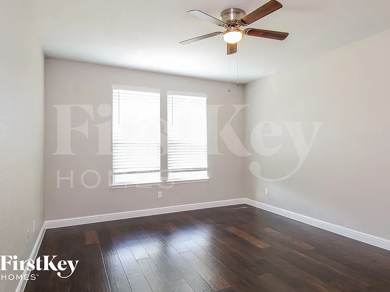 2320 Bernese Ln — Photo 5