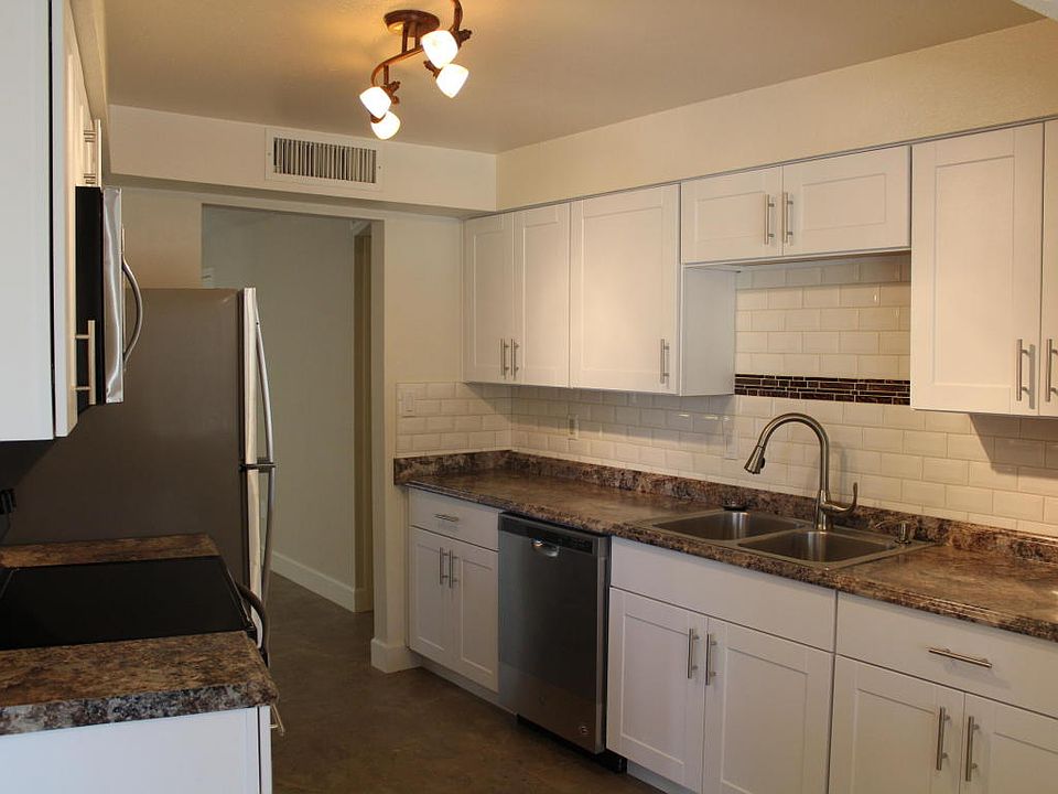 1st image of 3125 W Country Gables Dr