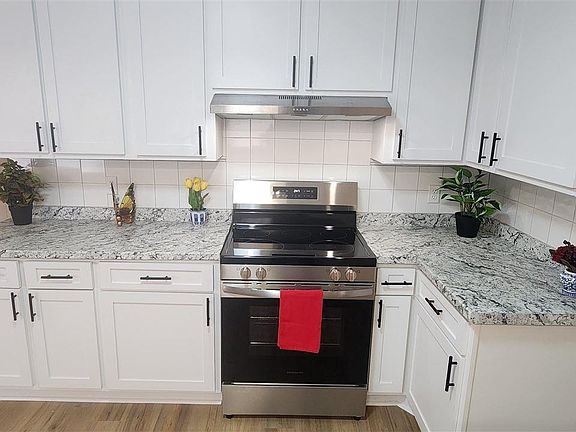 4th image of 136 Wire Rd