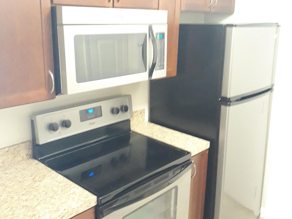 1st image of 25 Briarwood Ln APT 9