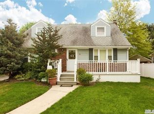 90 Corey Ln, East Meadow, NY 11554