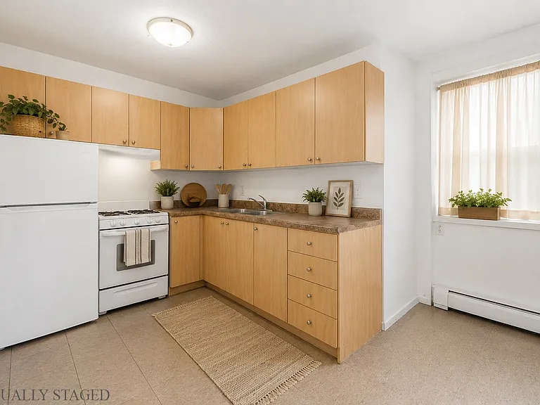 20 Erie Ave — Photo 11