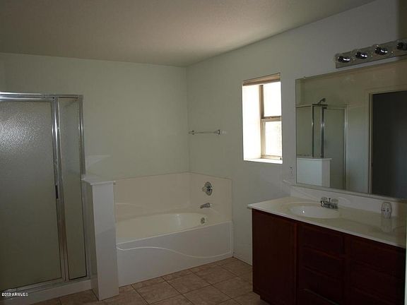 3rd image of 504 E Beth Dr