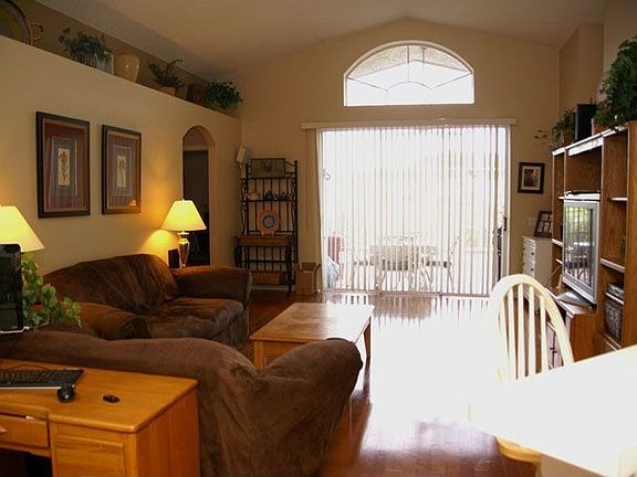 Great Roomw/hardwood