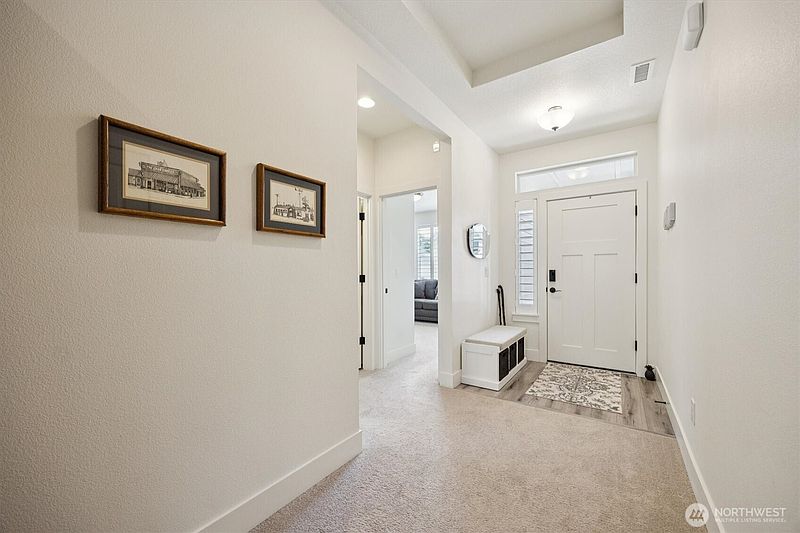 5th image of 724 SE 36th Street