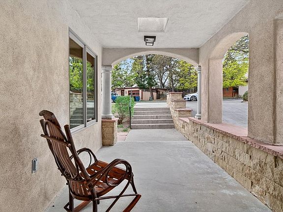 4th image of 4288 Ridgeway Dr
