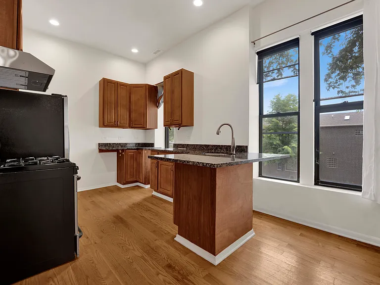 2859 S Lowe Ave #2F — Photo 7