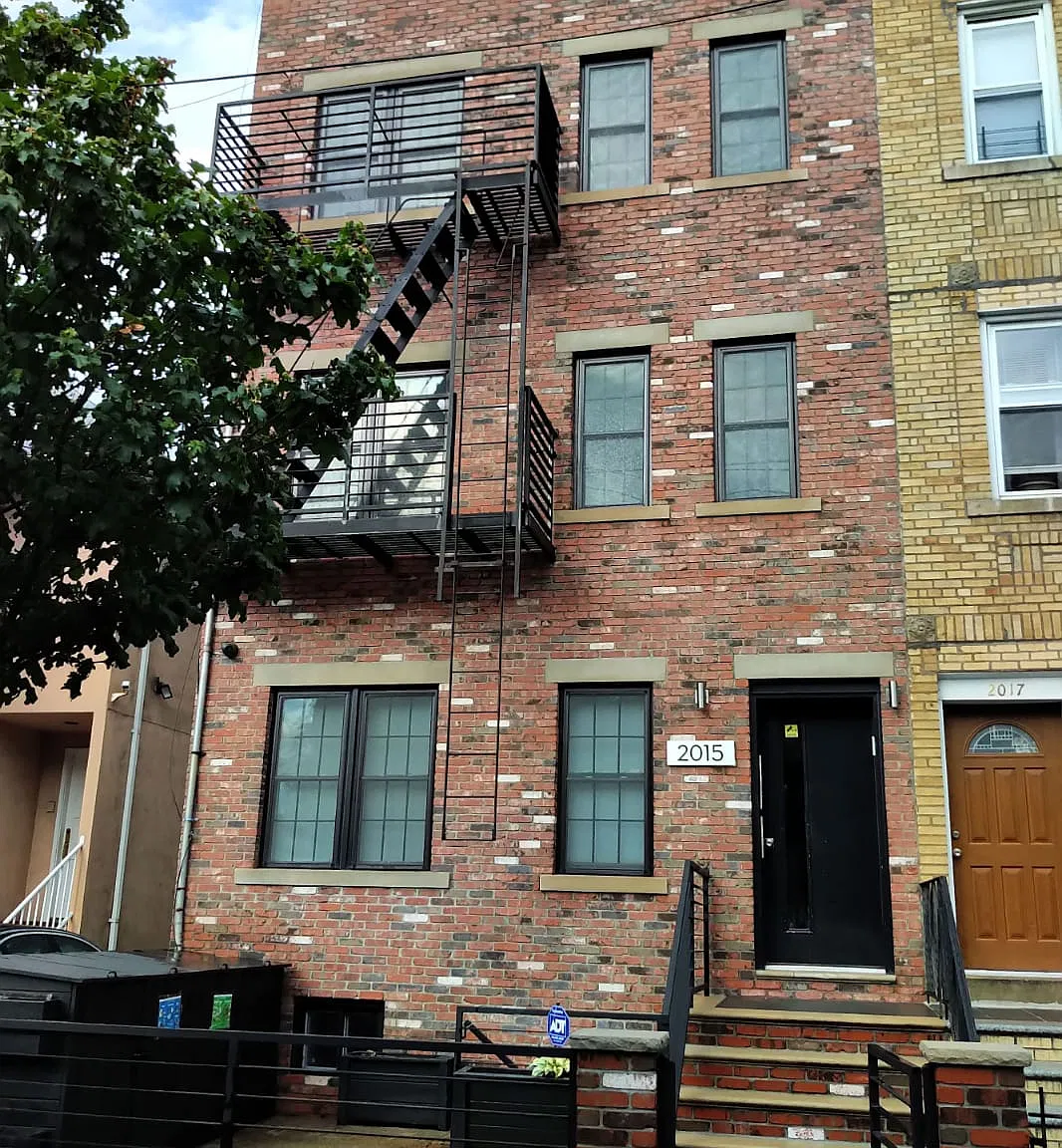 2015 Homecrest Avenue — Photo 1