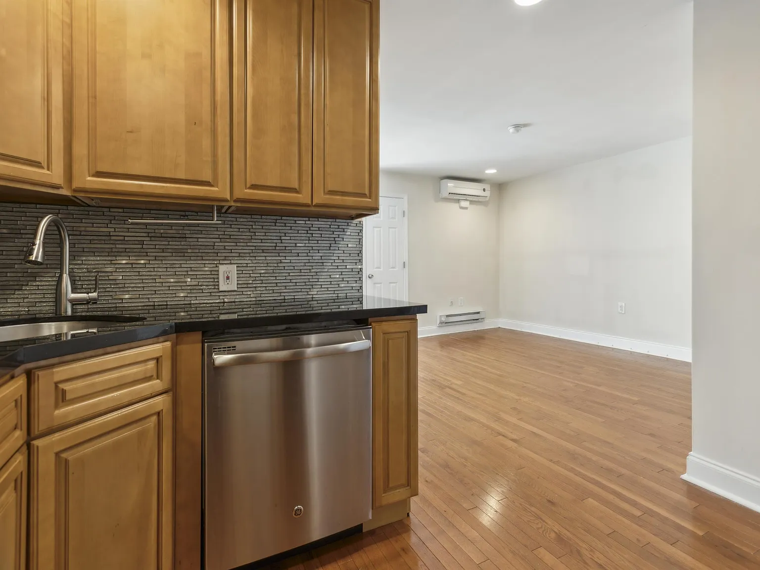 6066 Ridge - 3R — Photo 3