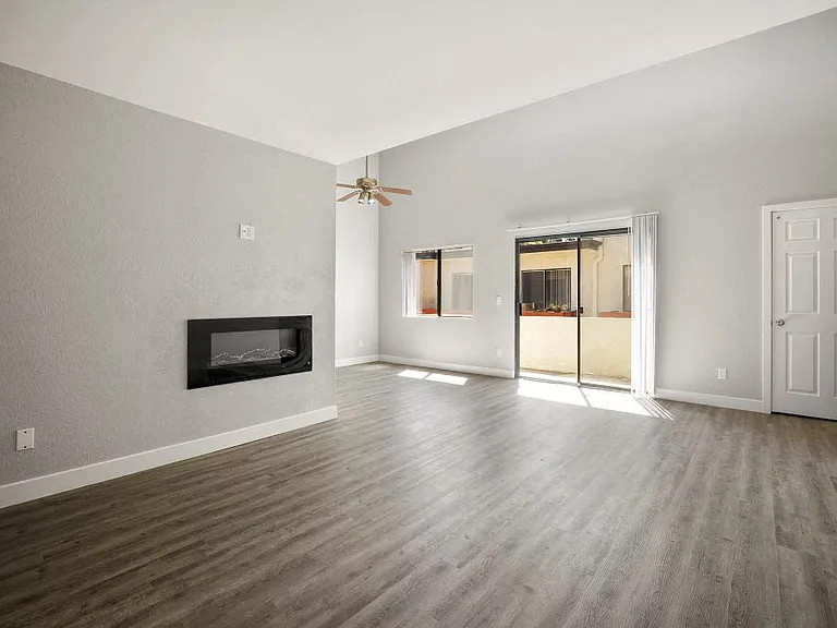 Brody Terrace Apartments — Photo 39