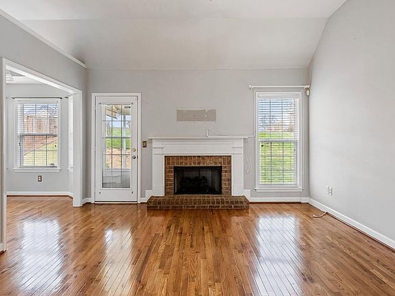 5th image of 3002 Farmville Cir