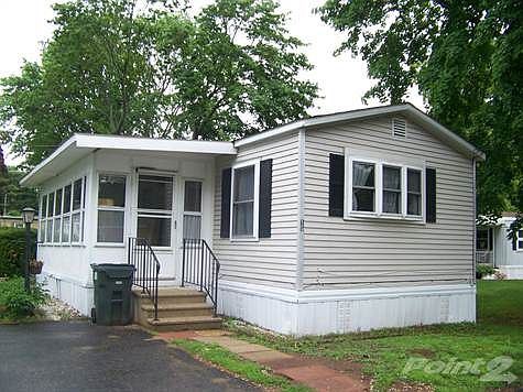 Welcome to 15 Kenosia Trail